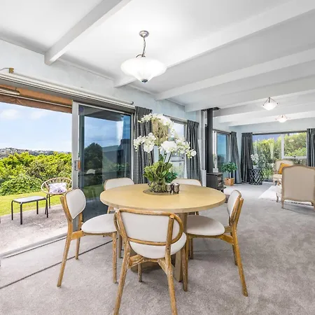 The Hidden Clifftop Gem - Ocean View & Beach Life Auckland Exterior photo