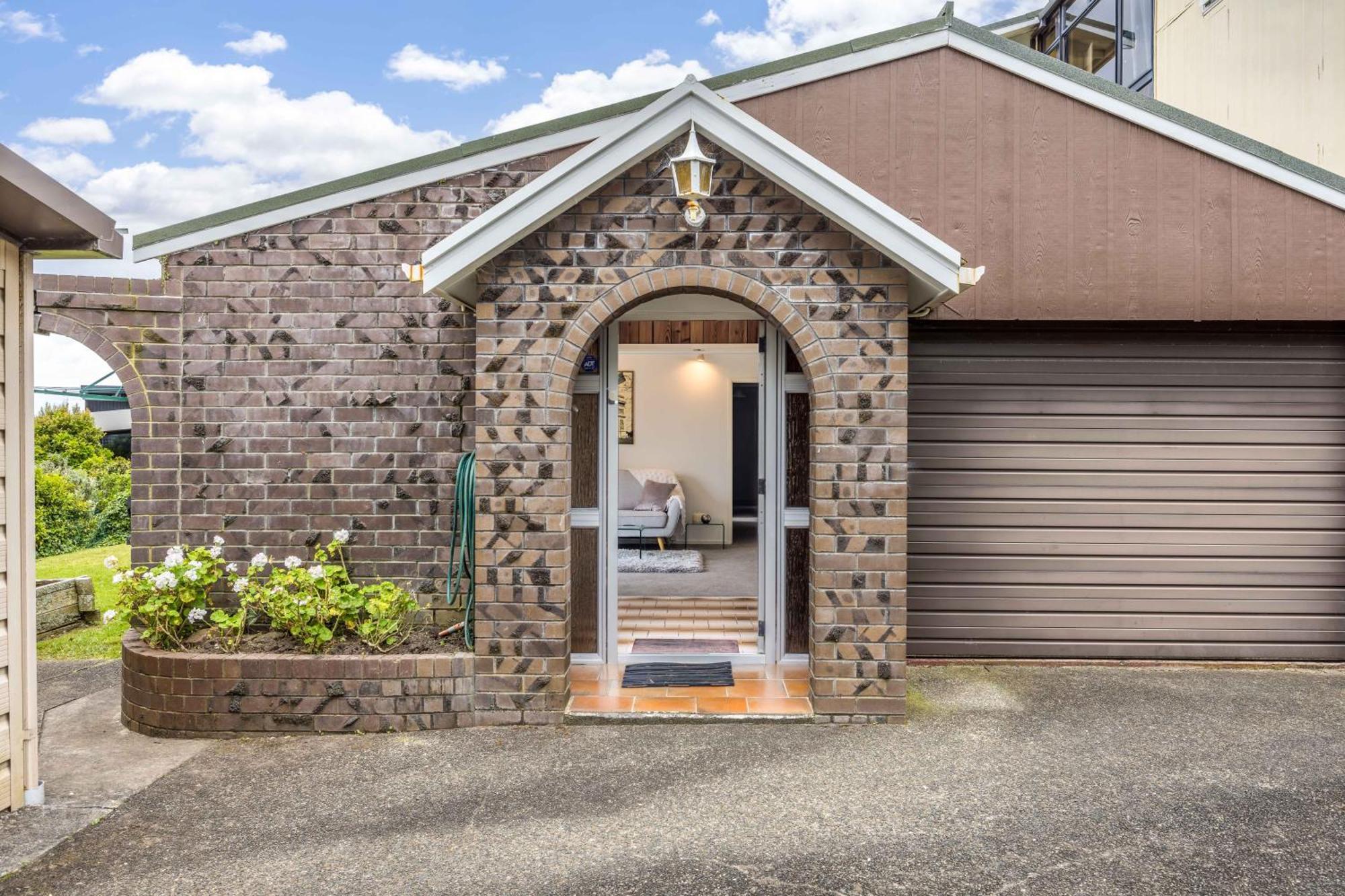 Holiday home The Hidden Clifftop Gem - Ocean View & Life Auckland
